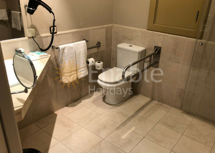 Illunion Fuengirola Adapted Bathroom 